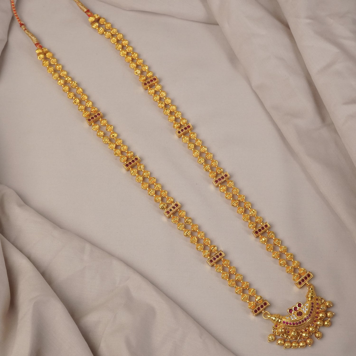 shop online handmade kolhapuri necklace design.
