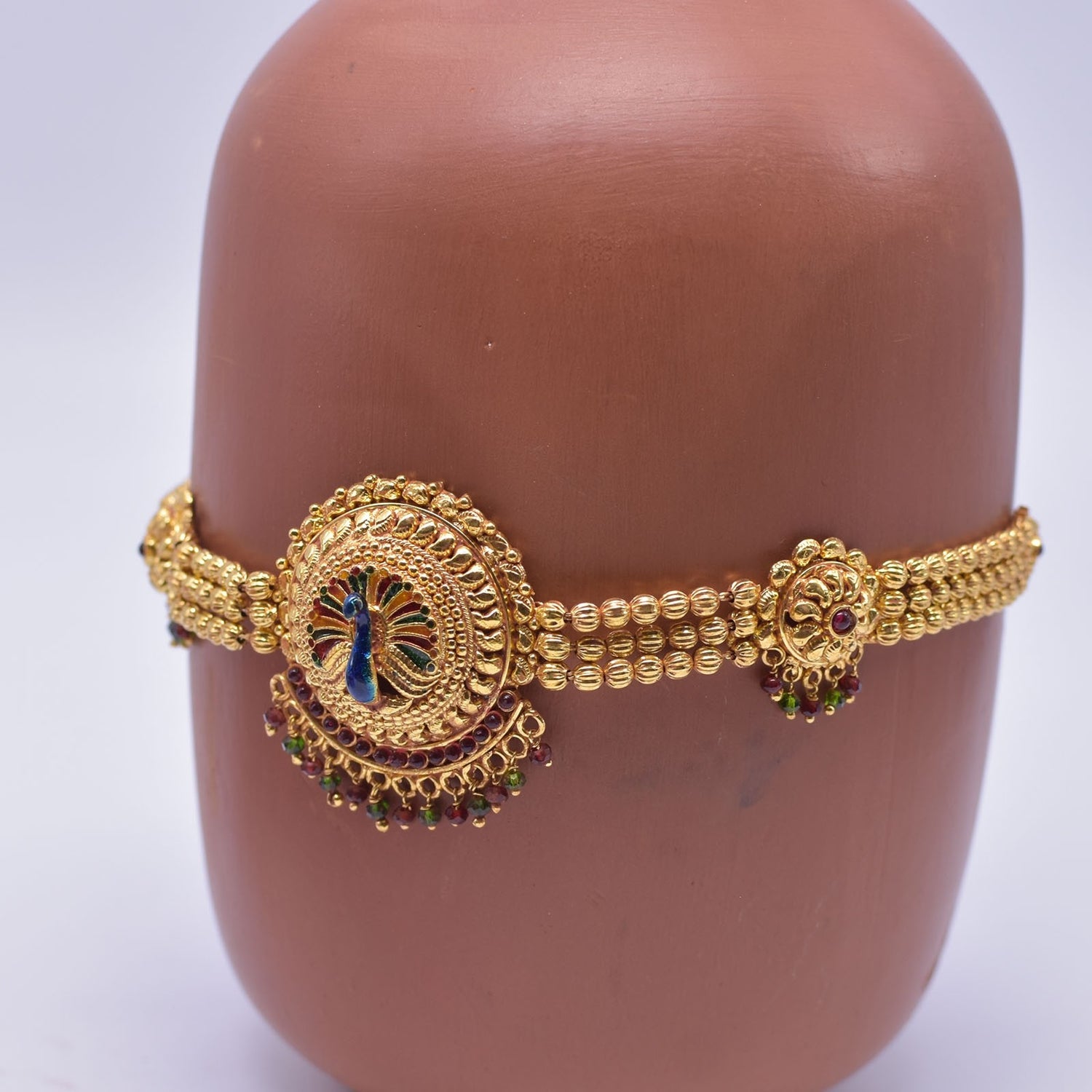 1Gm. Geru Finish rava red peacock kundan pendal