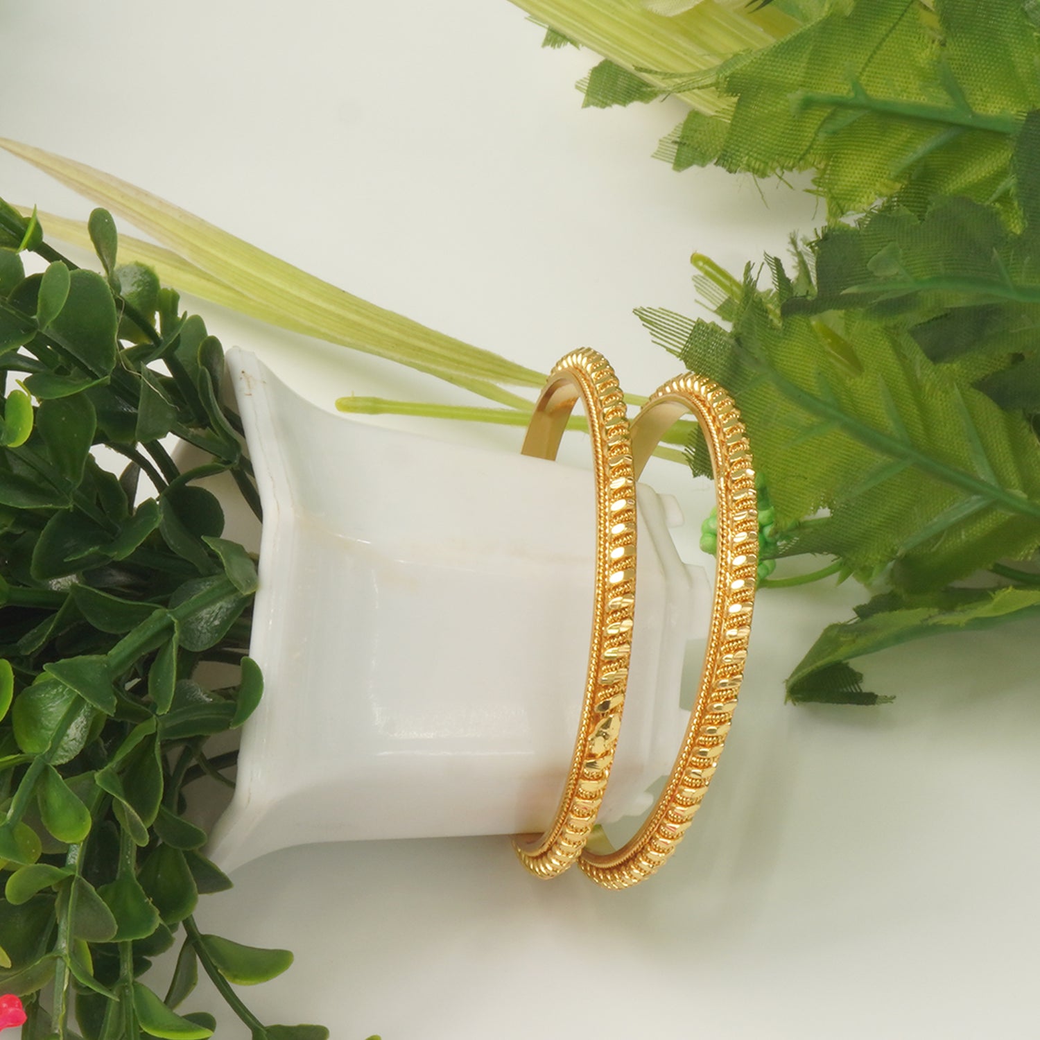 Cutting Thoda Bangles