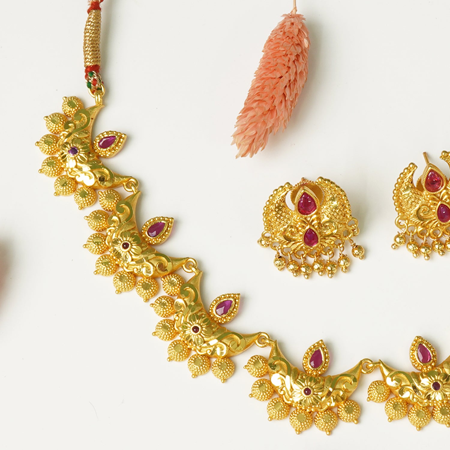 Handmade Kolhapuri Chanrdika Thushi With Earrings - Traditional maharashtrian thushi design