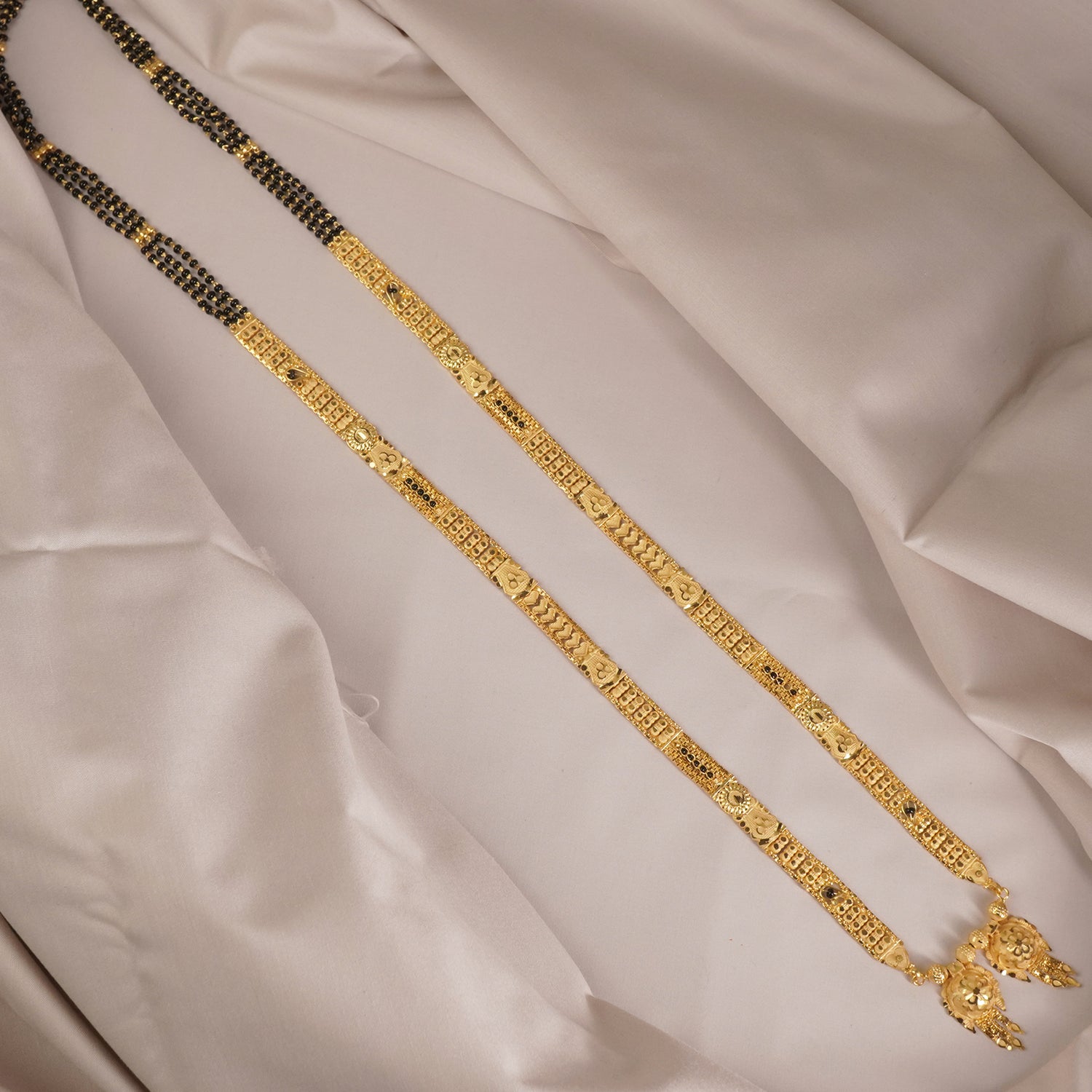 Forming Vati Mangalsutra For Travelling