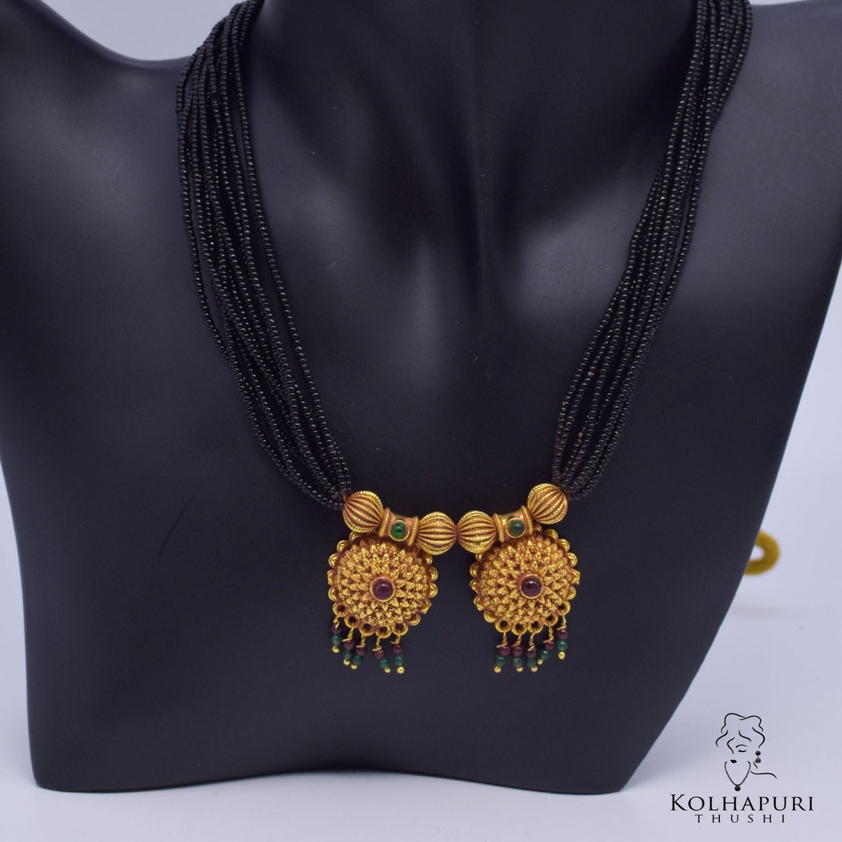 Geru Kolhapuri mangalsutra special flower pendant