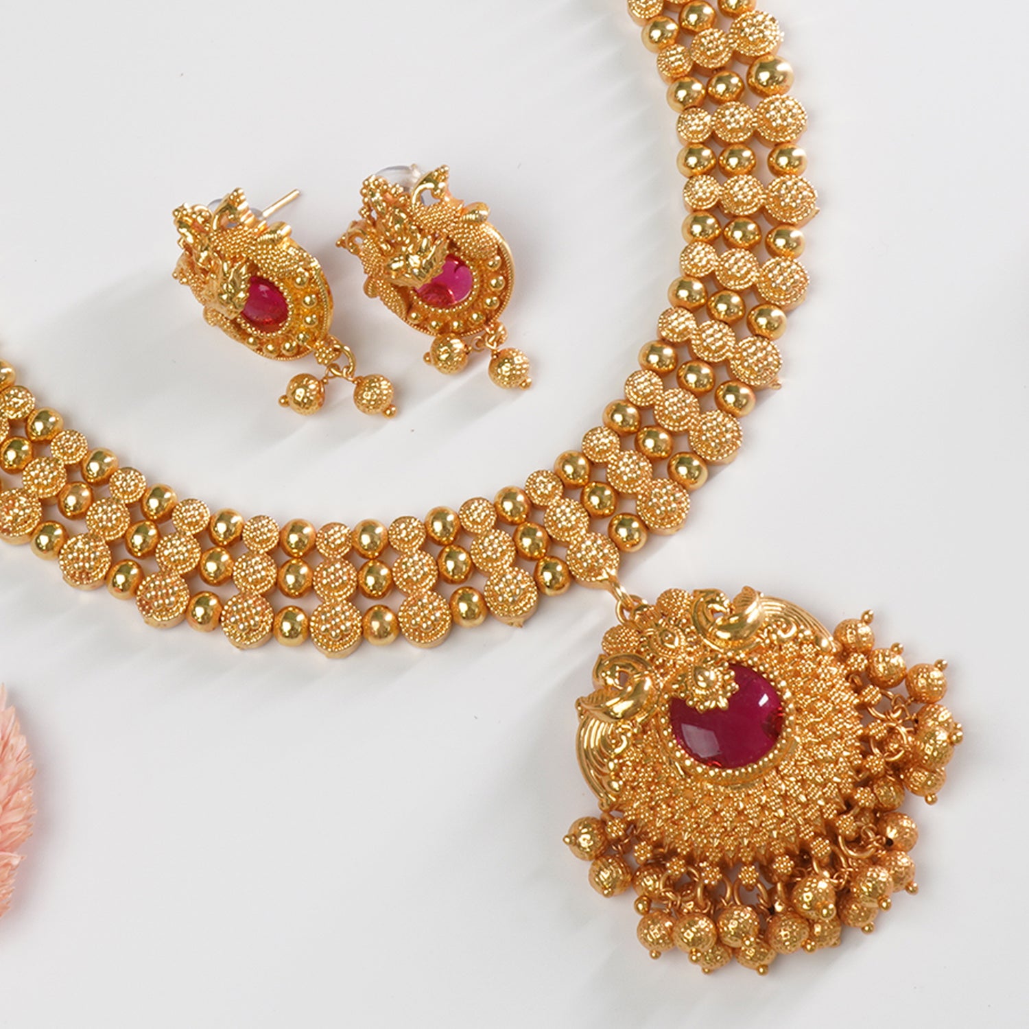 Shop regal peshwai geru polish kudi haar necklace.