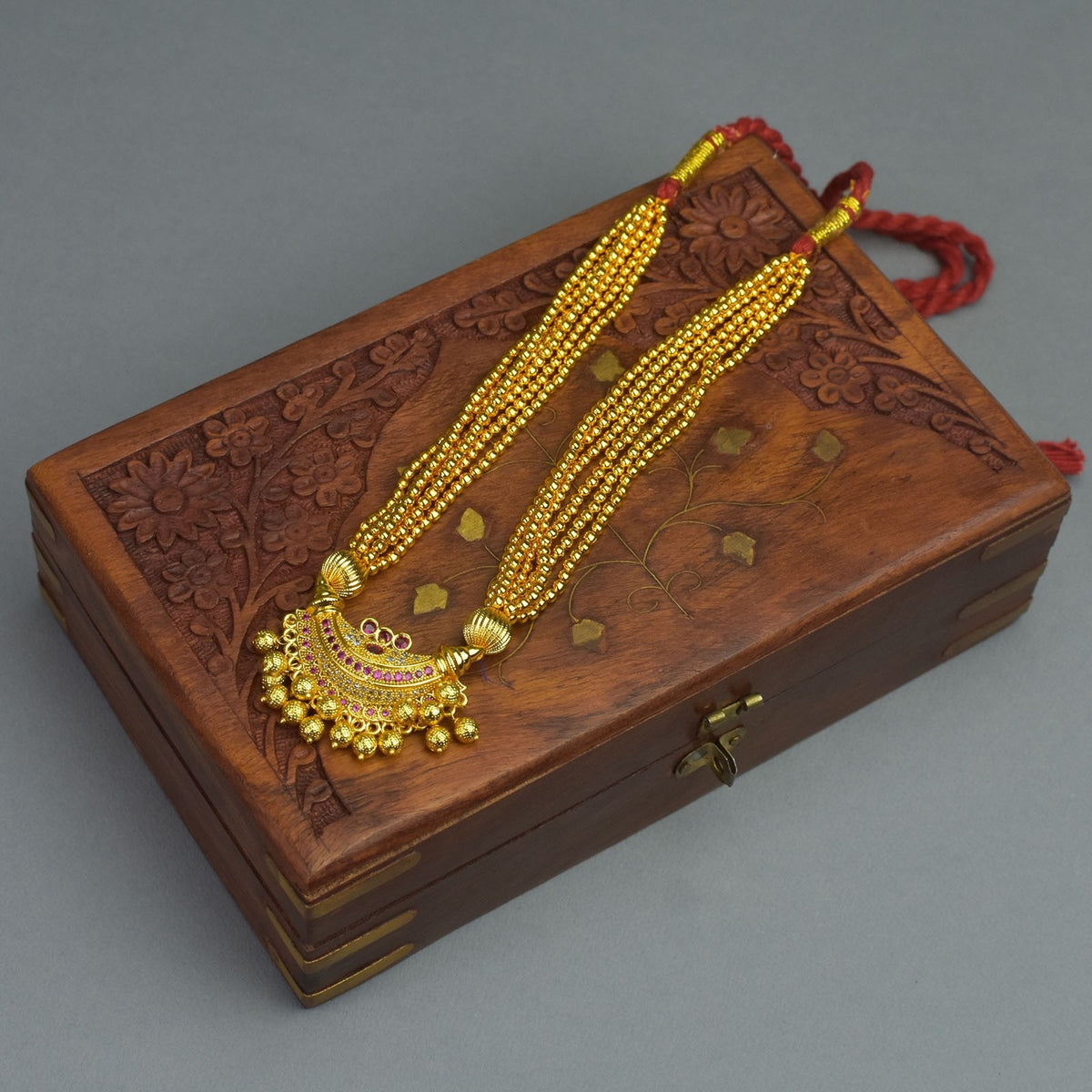 Jondhale Thushi karwari boat pendant