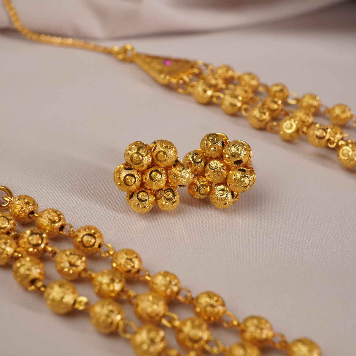 Kolhapuri 3 Line DotMani Mala With Earrings