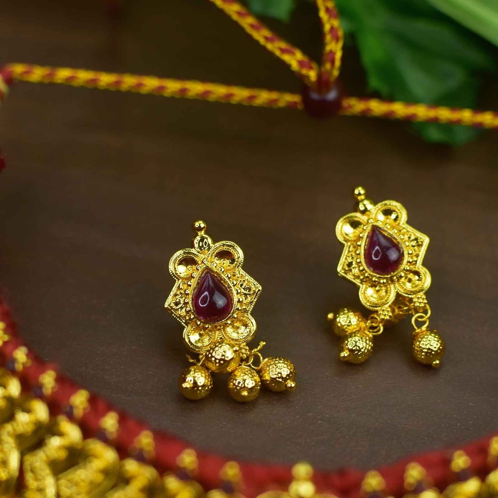 Kolhapuri Belpaan Tik Suryafull With Earrings.