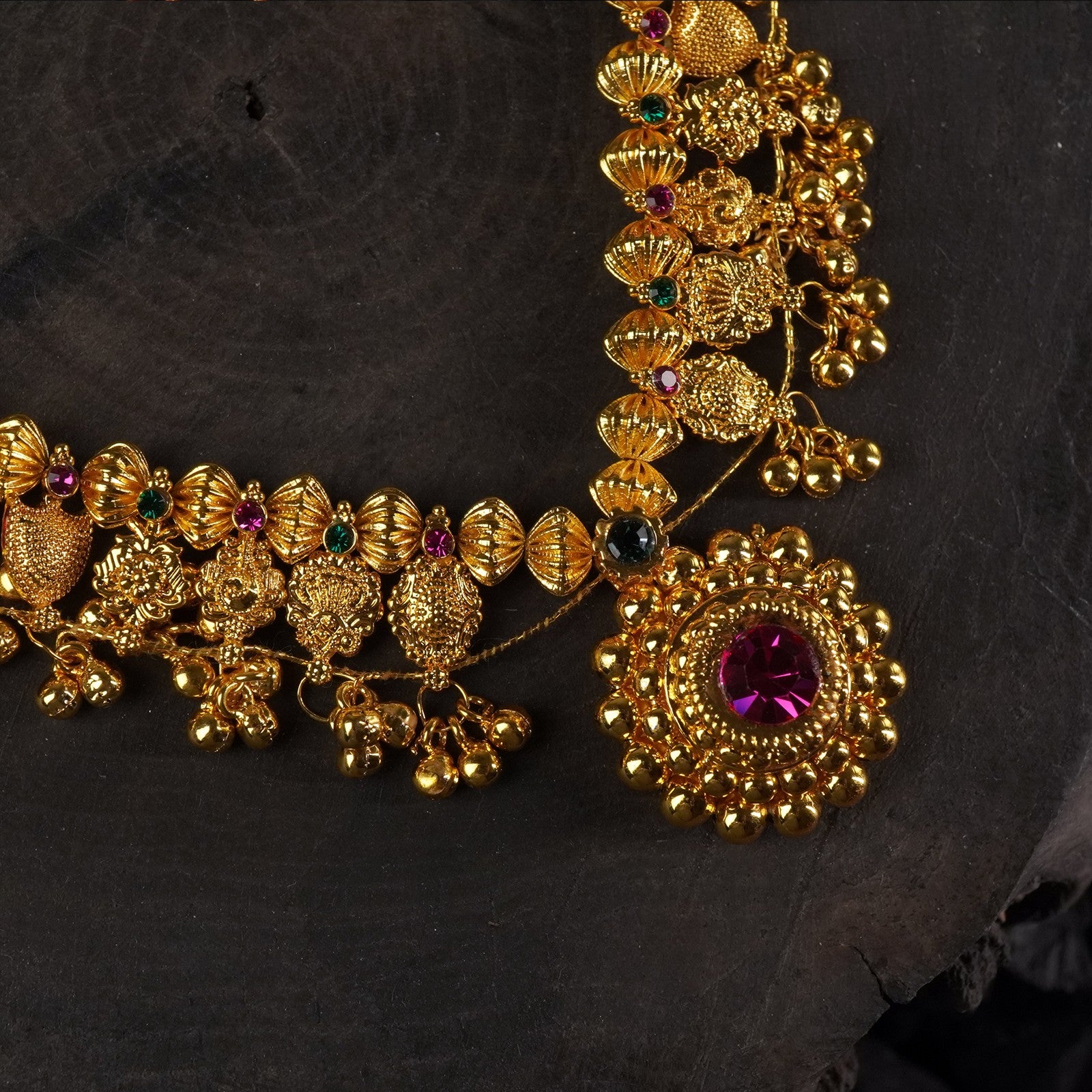 gold plated kolhapuri saaj design