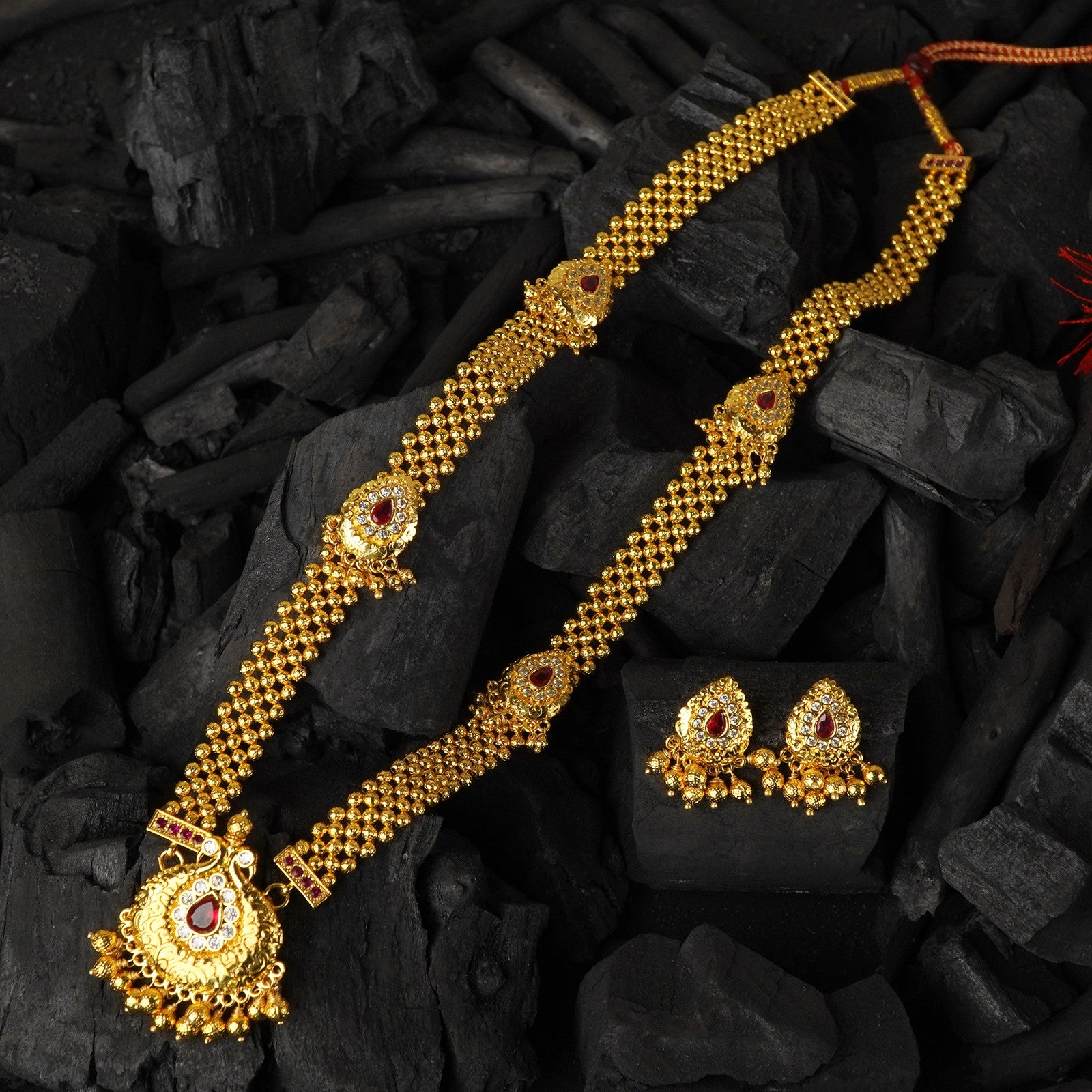 Adjustable Maharashtrian kolhapuri Thushi Necklace with Handmade Peacock Pendant