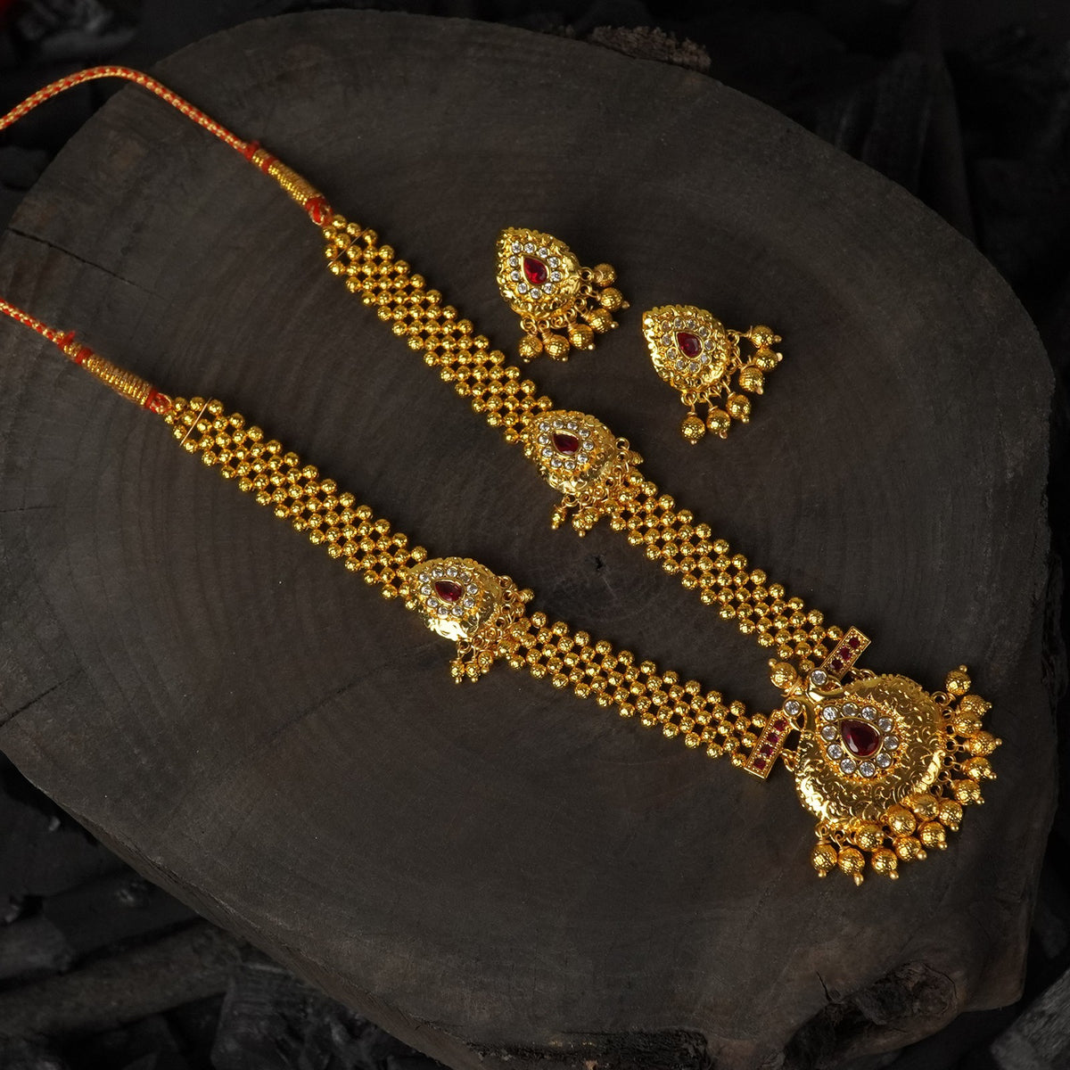 Short Kolhapuri Necklace with Taas Peacock Pendant and Matching Earrings