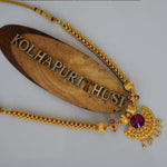 Kolhapuri thushi broad stone mani 3 veni half-round pendal