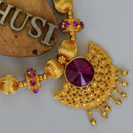 Kolhapuri thushi broad stone mani 3 veni half-round pendal