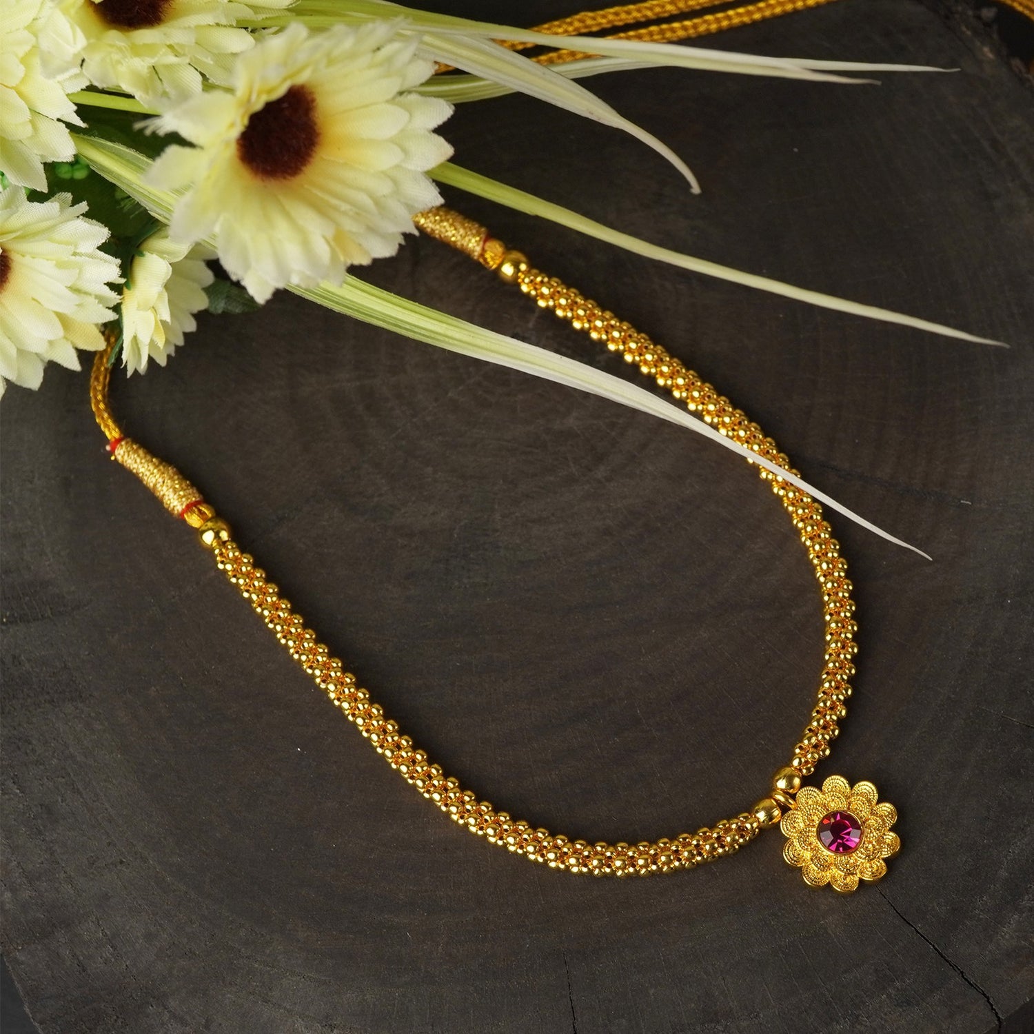 Simple and Elegant Indian kolhapuri Thushi Necklace for Women