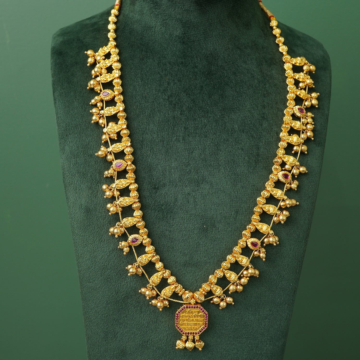 Premium Kolhapuri Saaj Necklace With Rajmudra Pendant