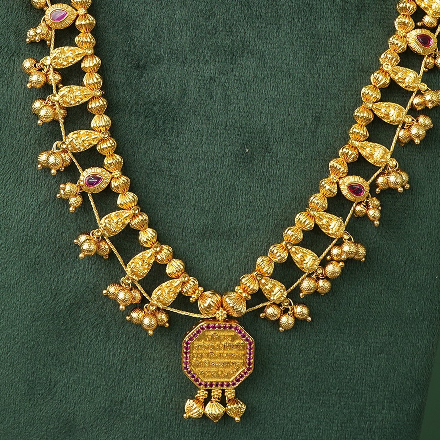 Premium Kolhapuri Saaj Necklace With Rajmudra Pendant