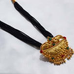 Manchali Broad manchali peacock antique pendal