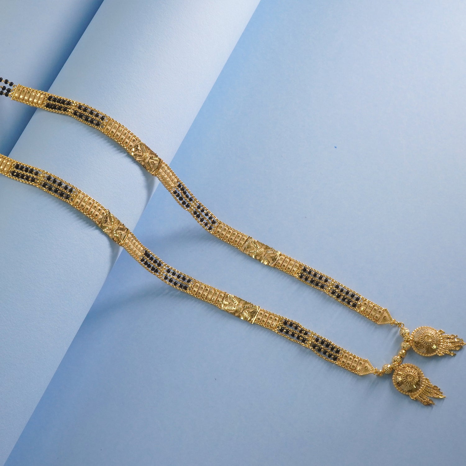 Forming Mangalsutra With Meena Vaati Design Online