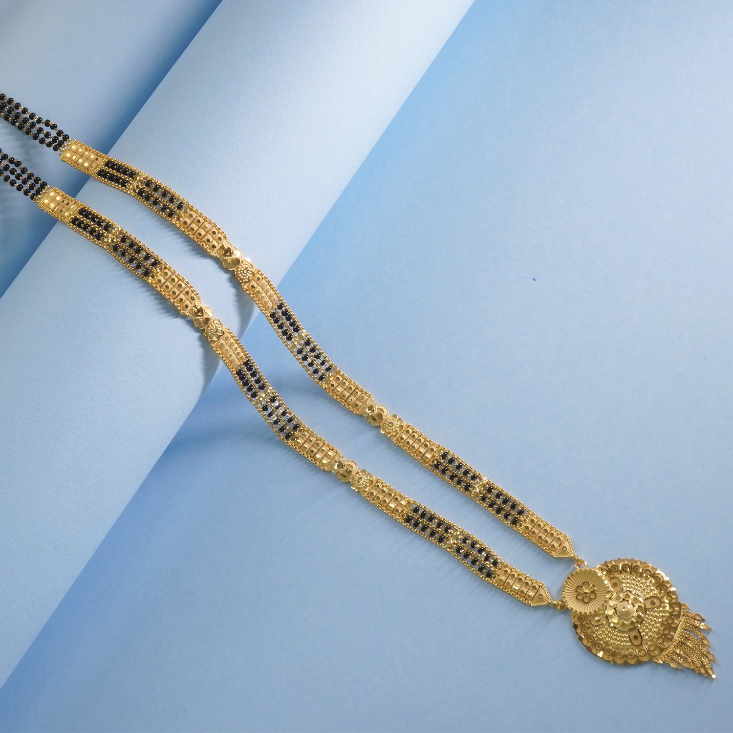 Forming Vati Mangalsutra For Travelling