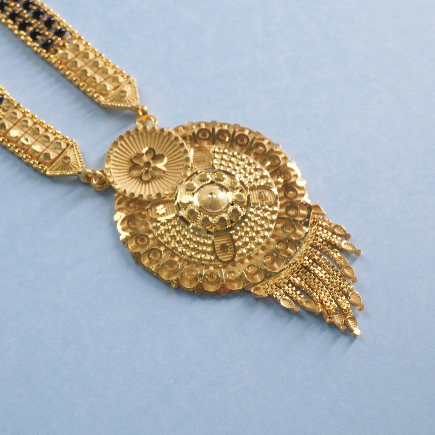 Forming Vati Mangalsutra For Travelling