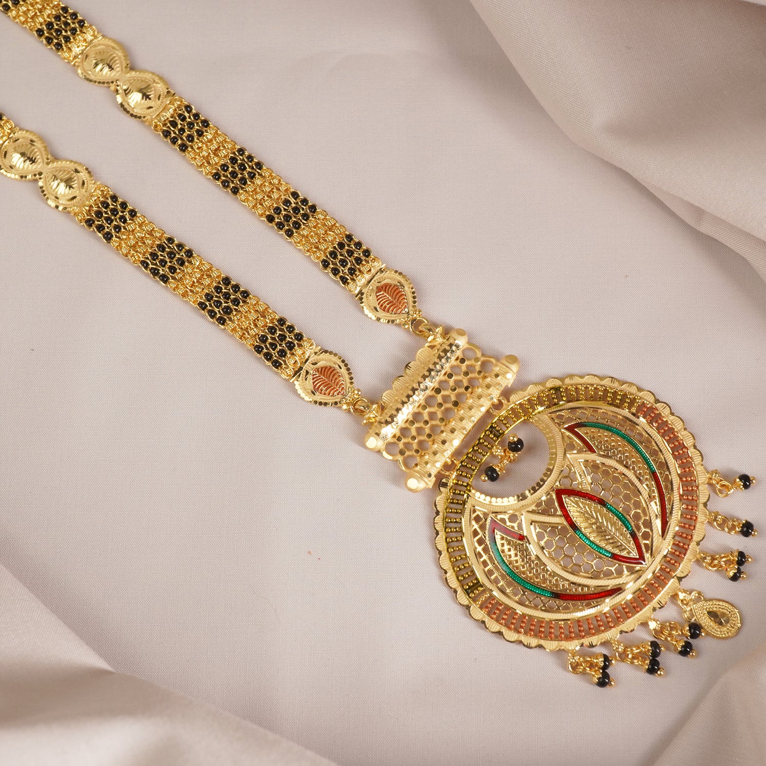 Forming Mangalsutra Designs With Meenakari Work