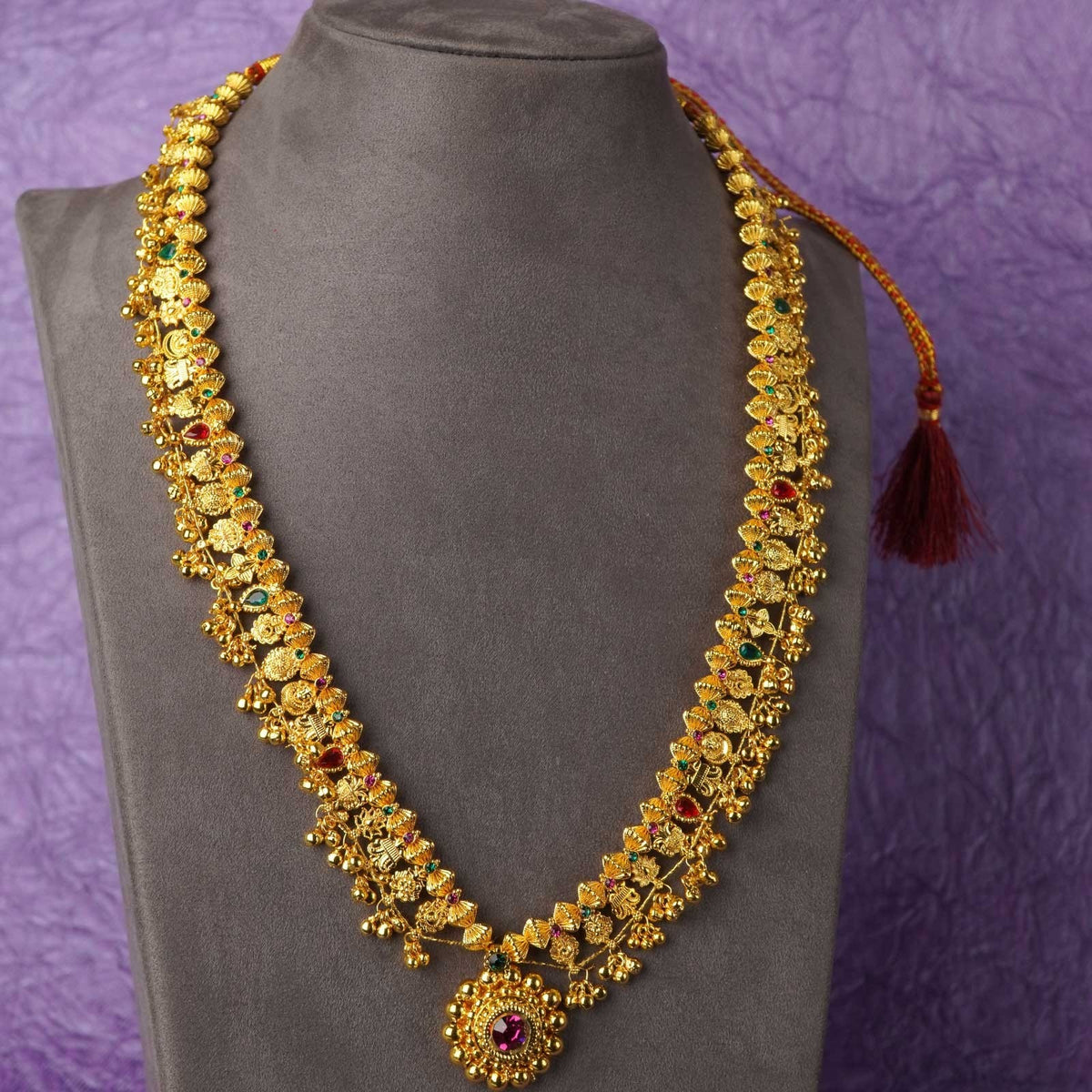 Najuk long kolhapuri saaj with saaj ghat pendant