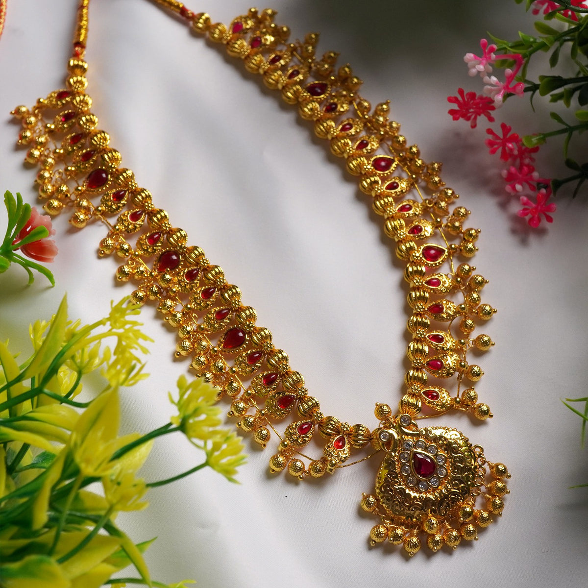 kolhapuri saaj necklace in gold with price