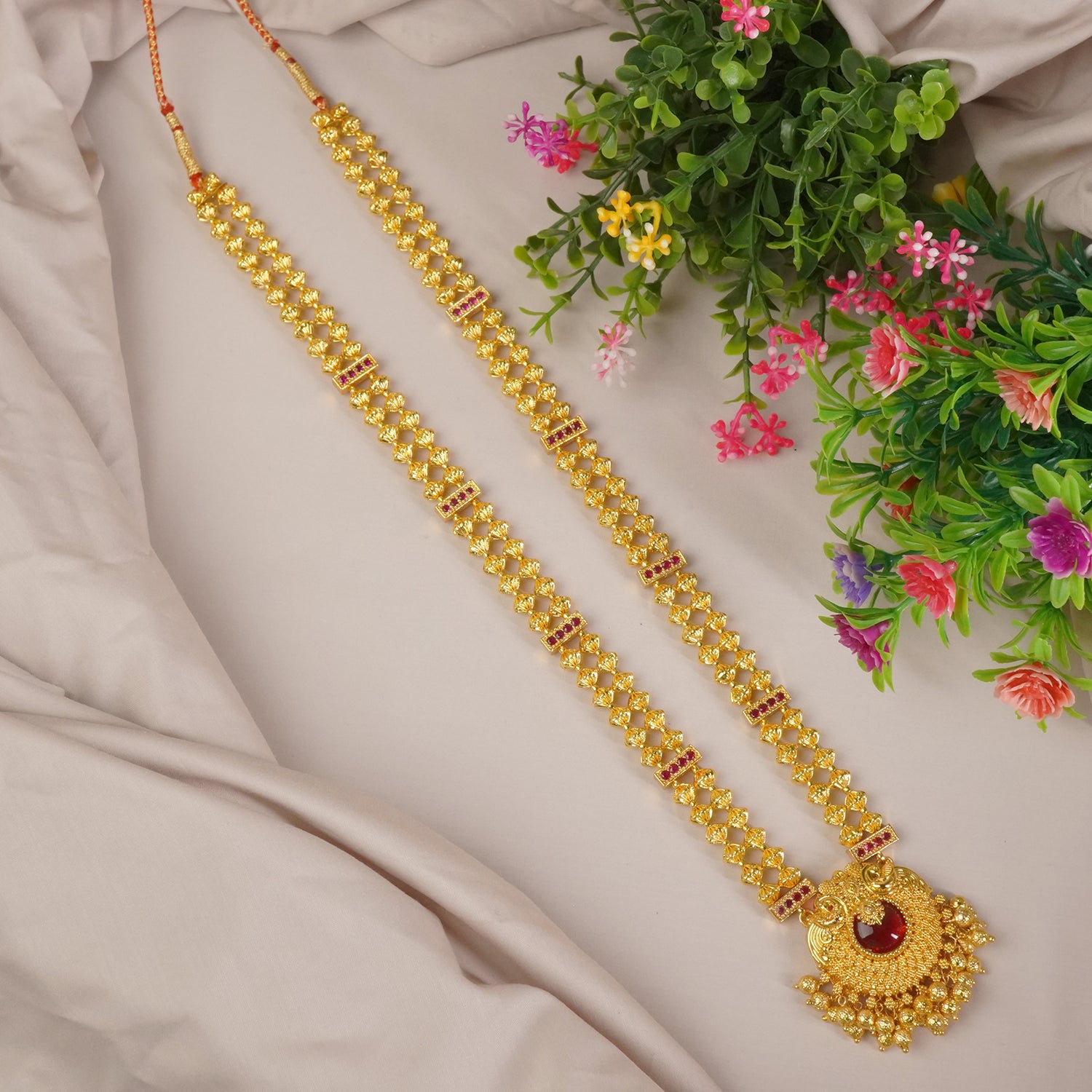 Traditional Long Necklace Design To Wear With Nauvari Saree At A Wedding