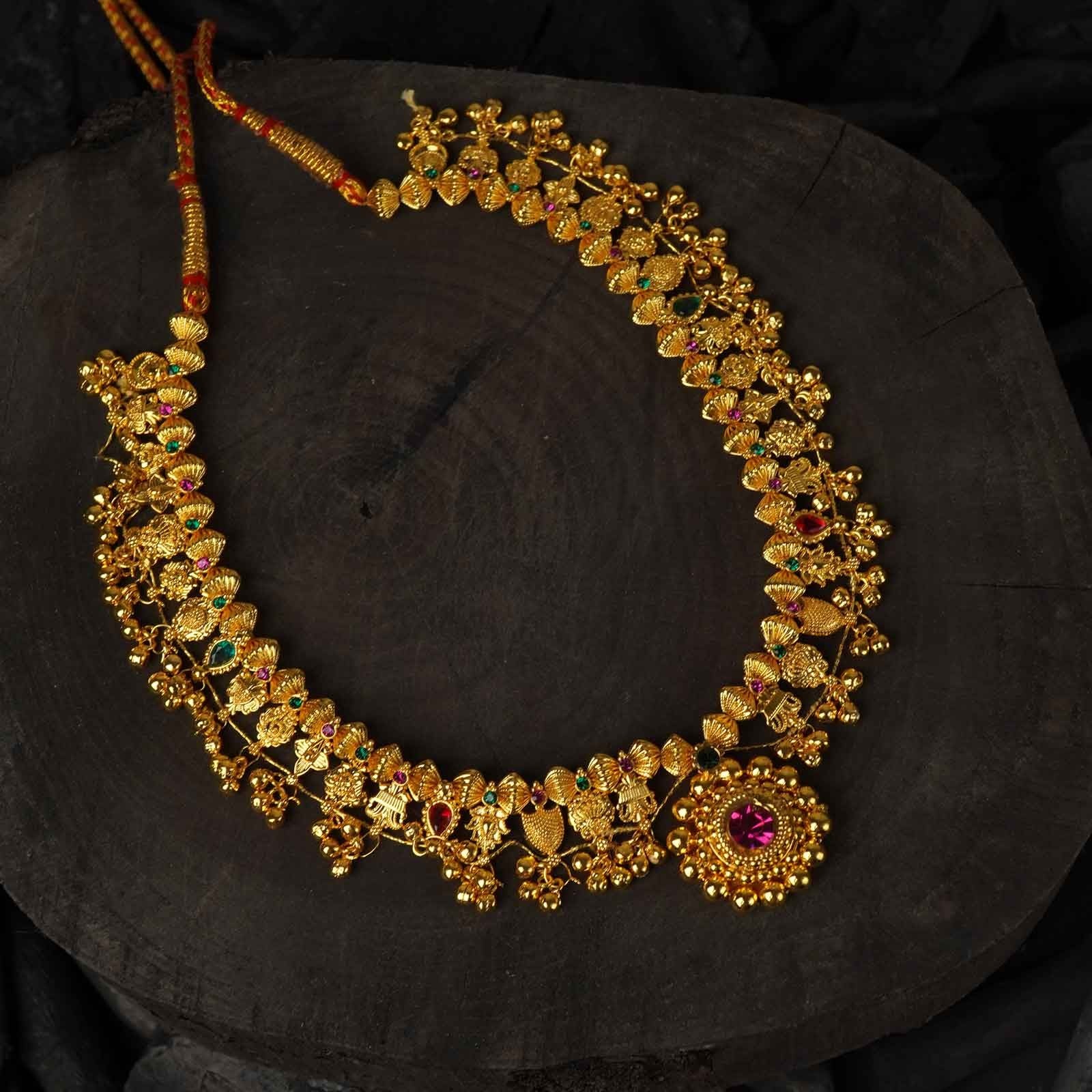 najuk kolhapuri saaj with saaj ghat pendant