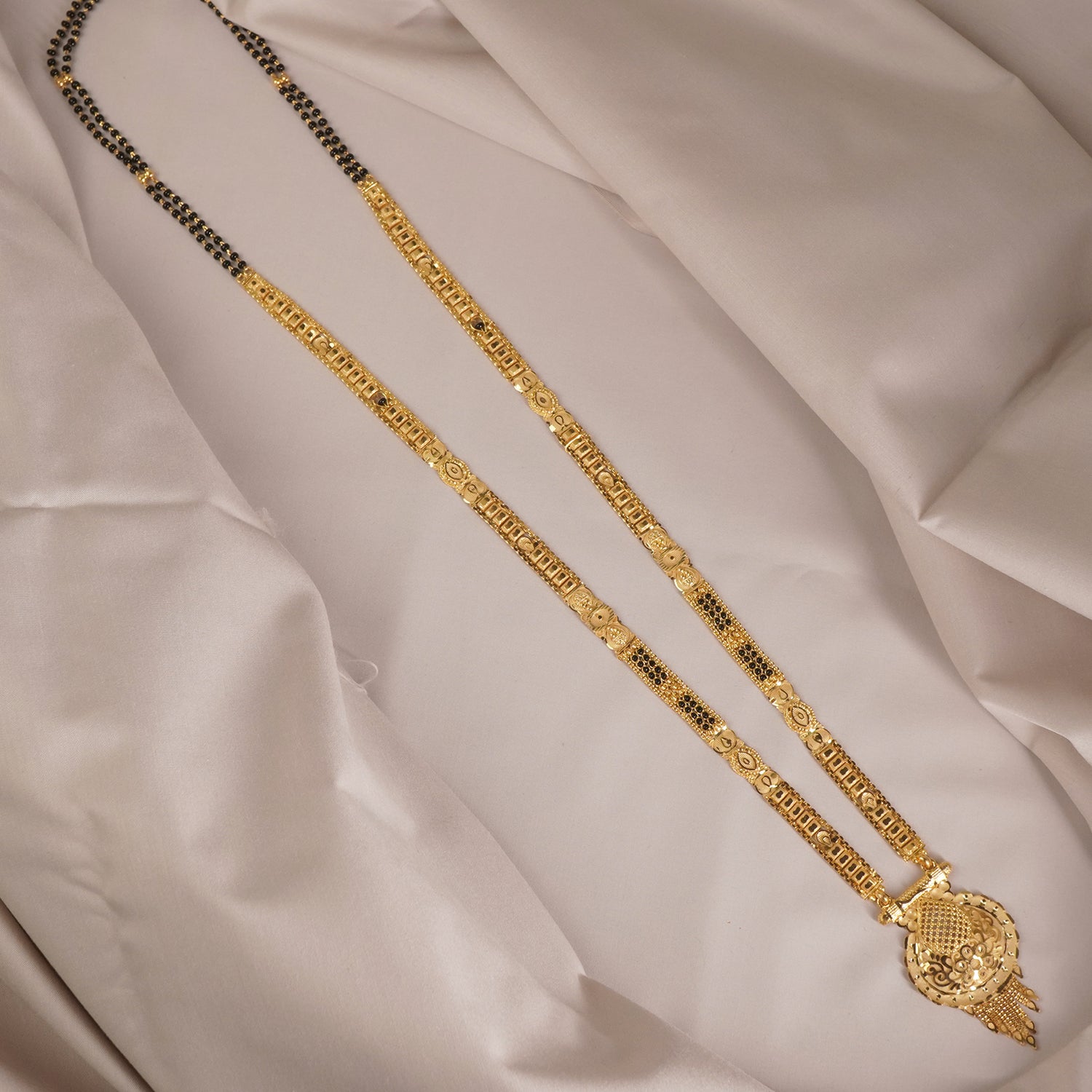 Forming Mangalsutra Designs That Look Like Gold