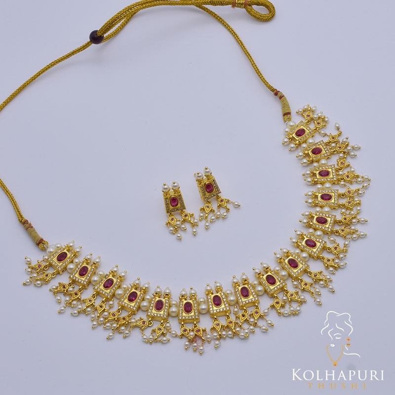 Square Peti Haar With Earrings