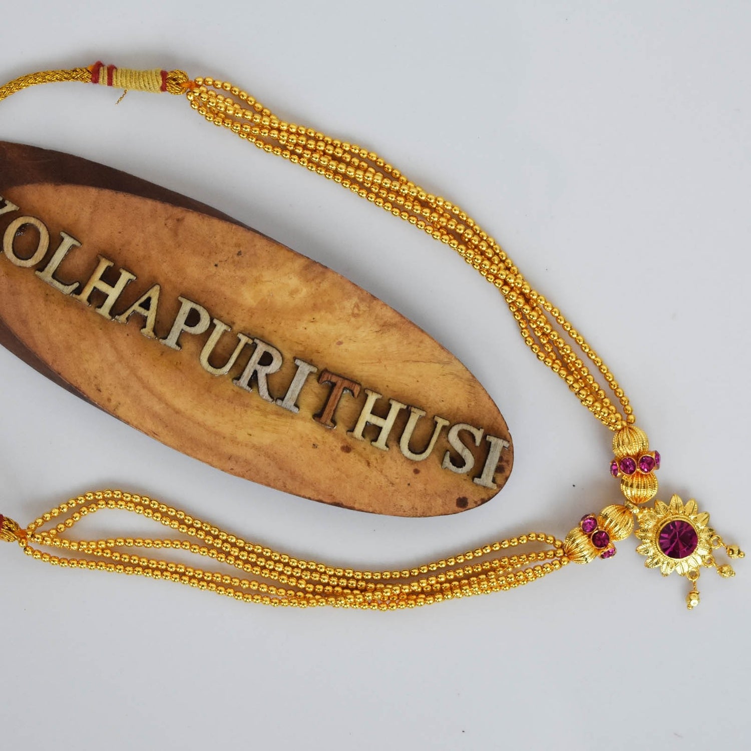 Thushi Jondhali Pot Stone Flower Pendal