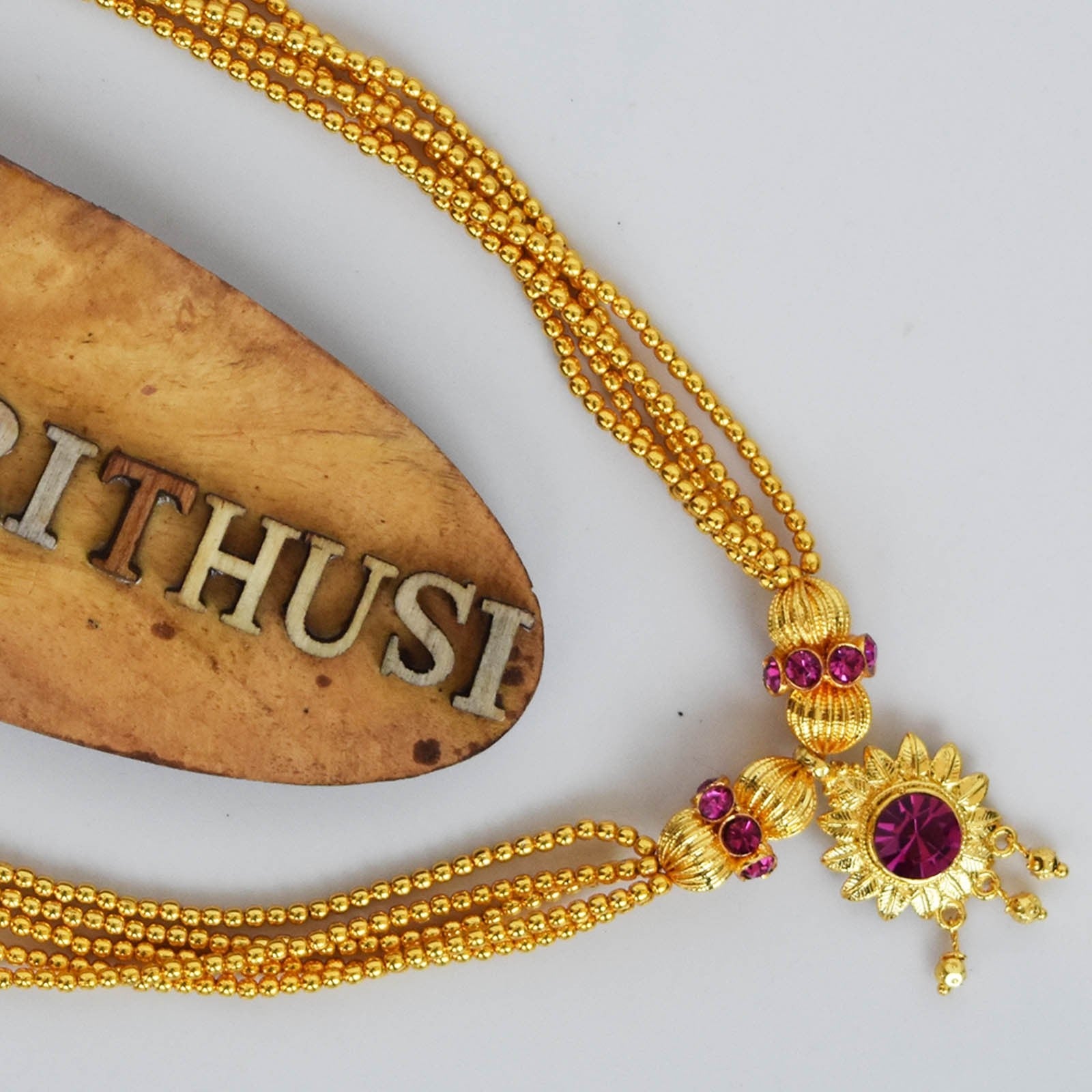 Thushi Jondhali Pot Stone Flower Pendal