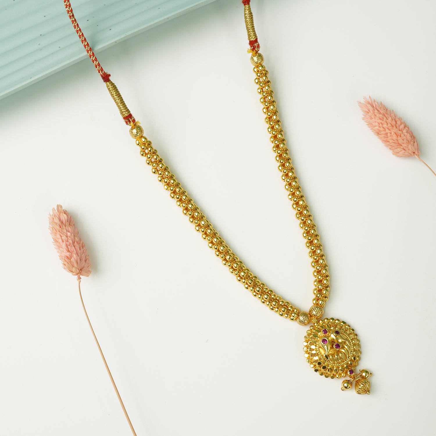 Premium Kolhapuri Thushi With Gol Pendant Design