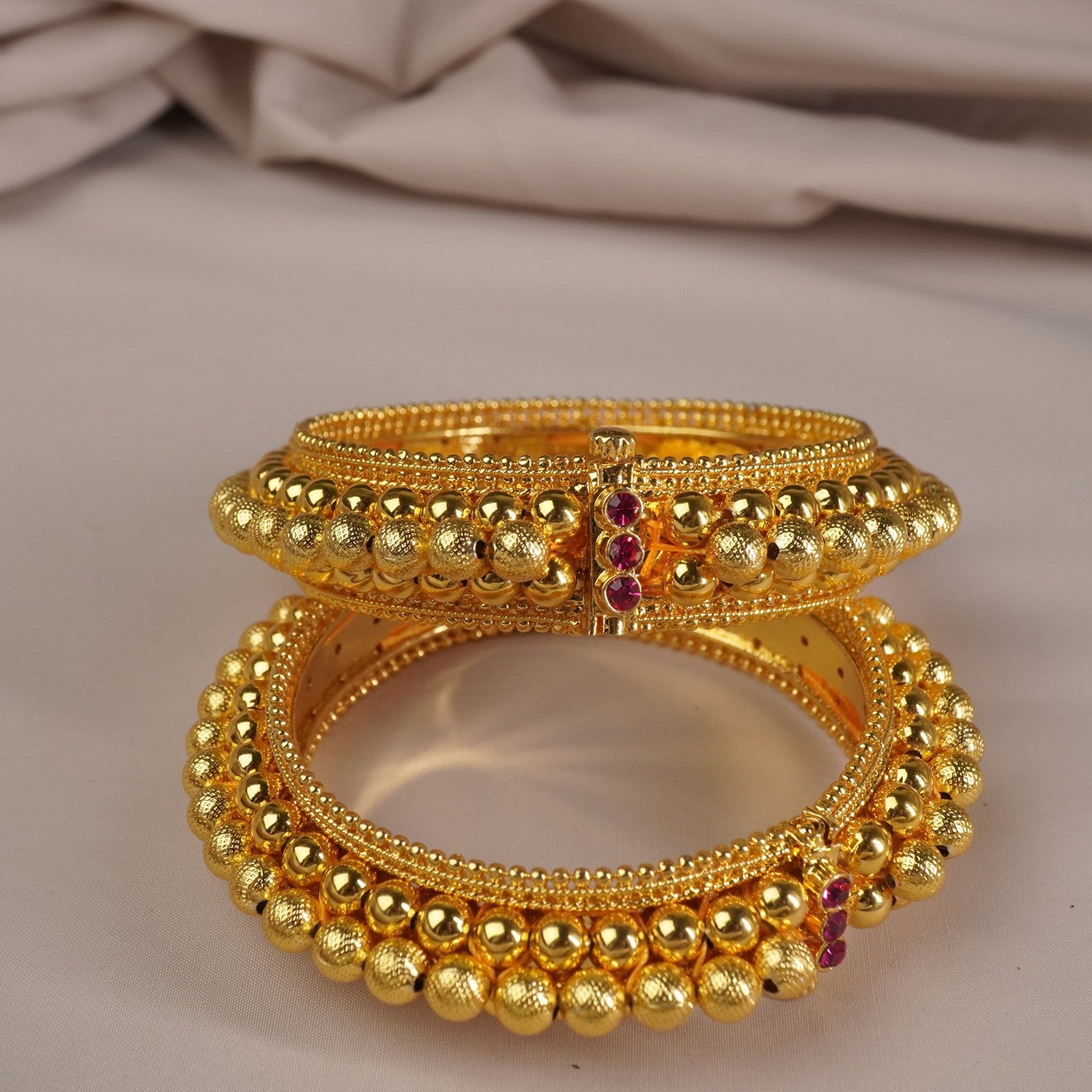 traditional kolhapuri peshwai bangles design